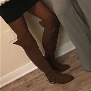 Knee high medium brown boots.!